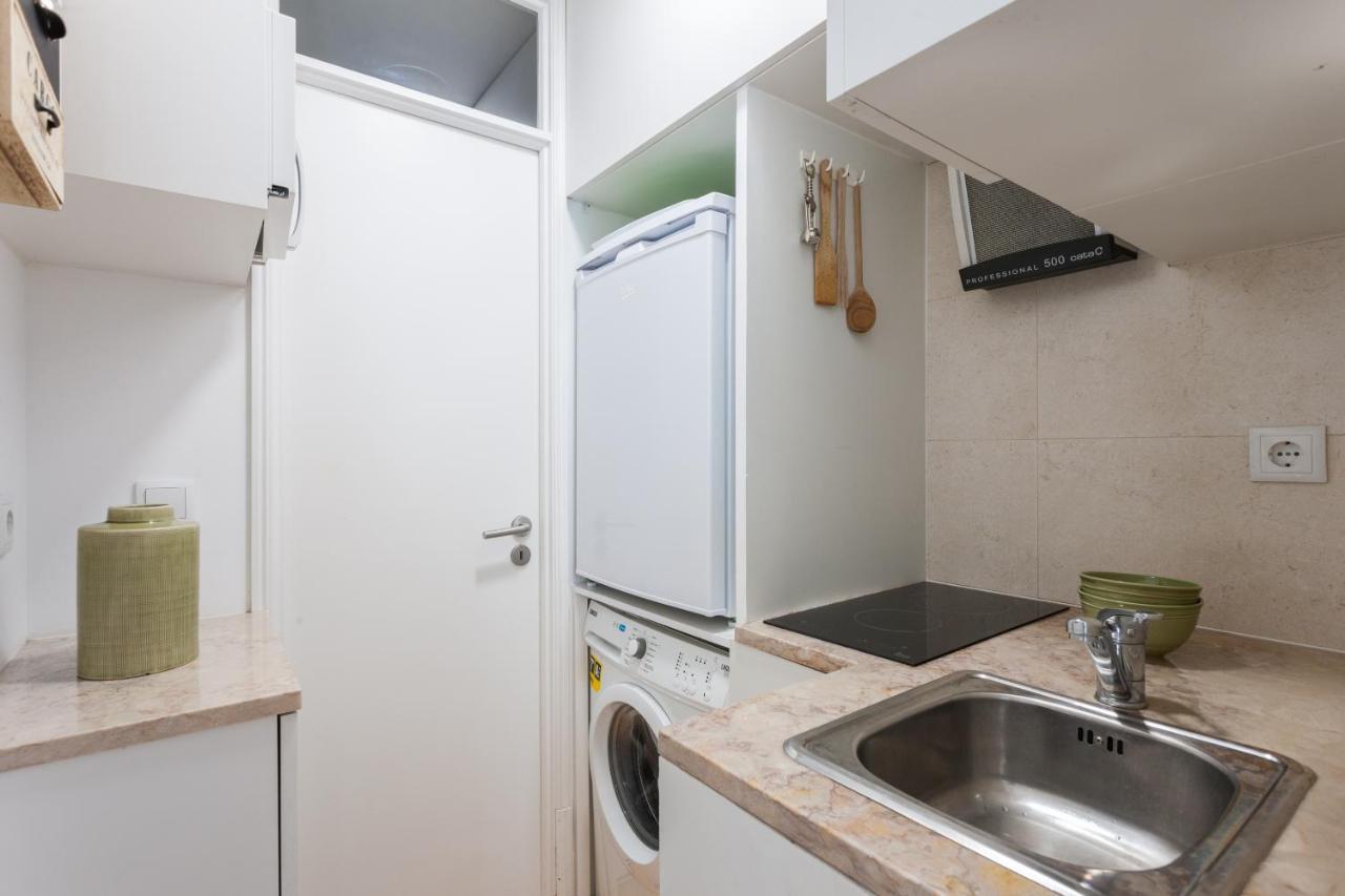 Appartamento Downtown Flat - Metro And Tram28 Lisbona Esterno foto