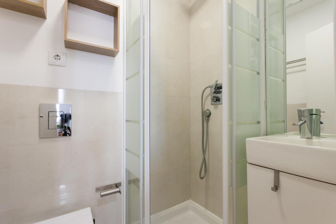 Appartamento Downtown Flat - Metro And Tram28 Lisbona Esterno foto